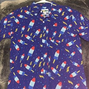 Fun 4th of July button down size Large
